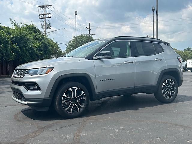 2022 Jeep Compass Limited photo 2