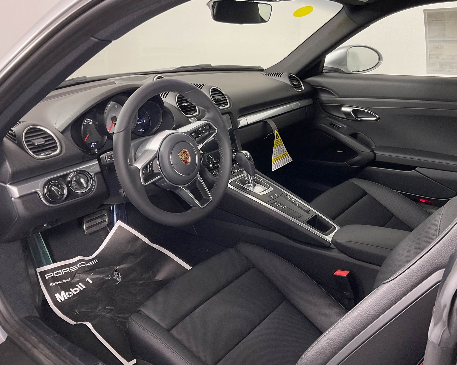 2025 Porsche Cayman S photo 4