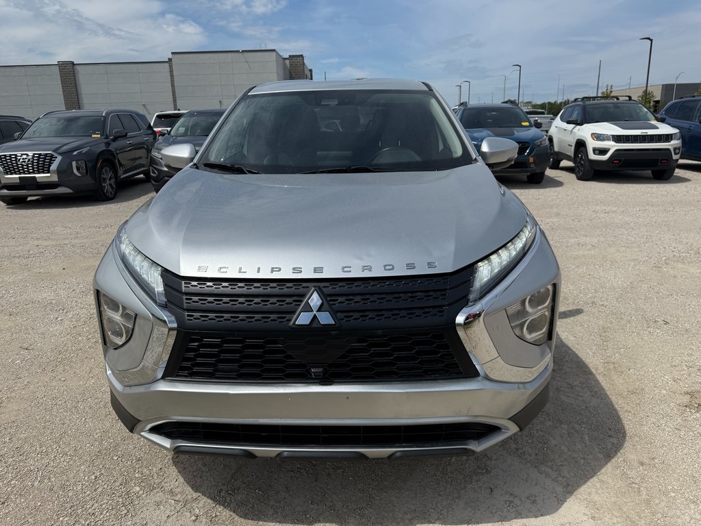 2022 Mitsubishi Eclipse Cross SE photo 2