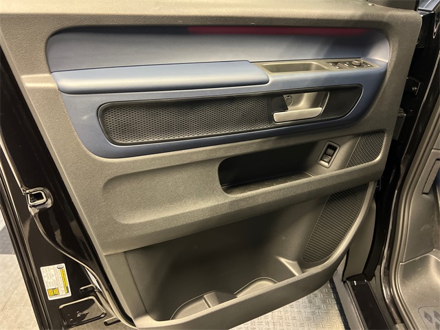 2025 Volkswagen ID. Buzz Pro S photo 8