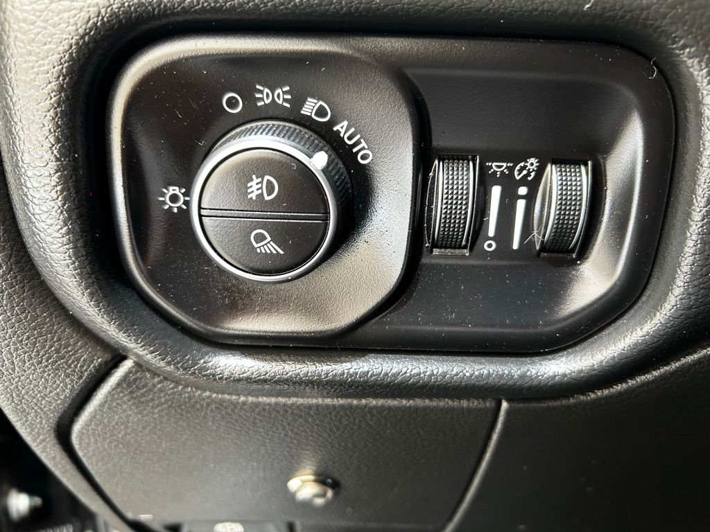 2019 Ram 3500 Laramie photo 29