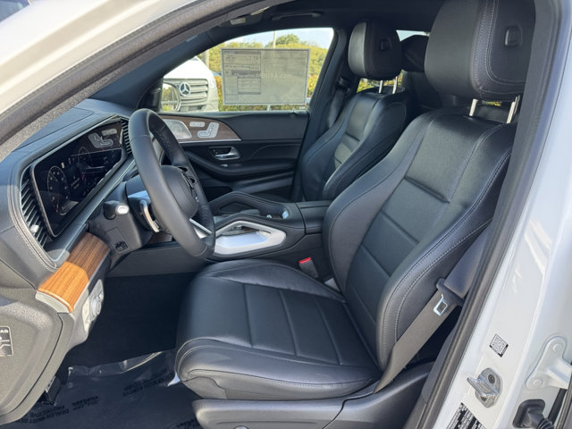 2025 Mercedes Benz GLS 450 4MATIC photo 2