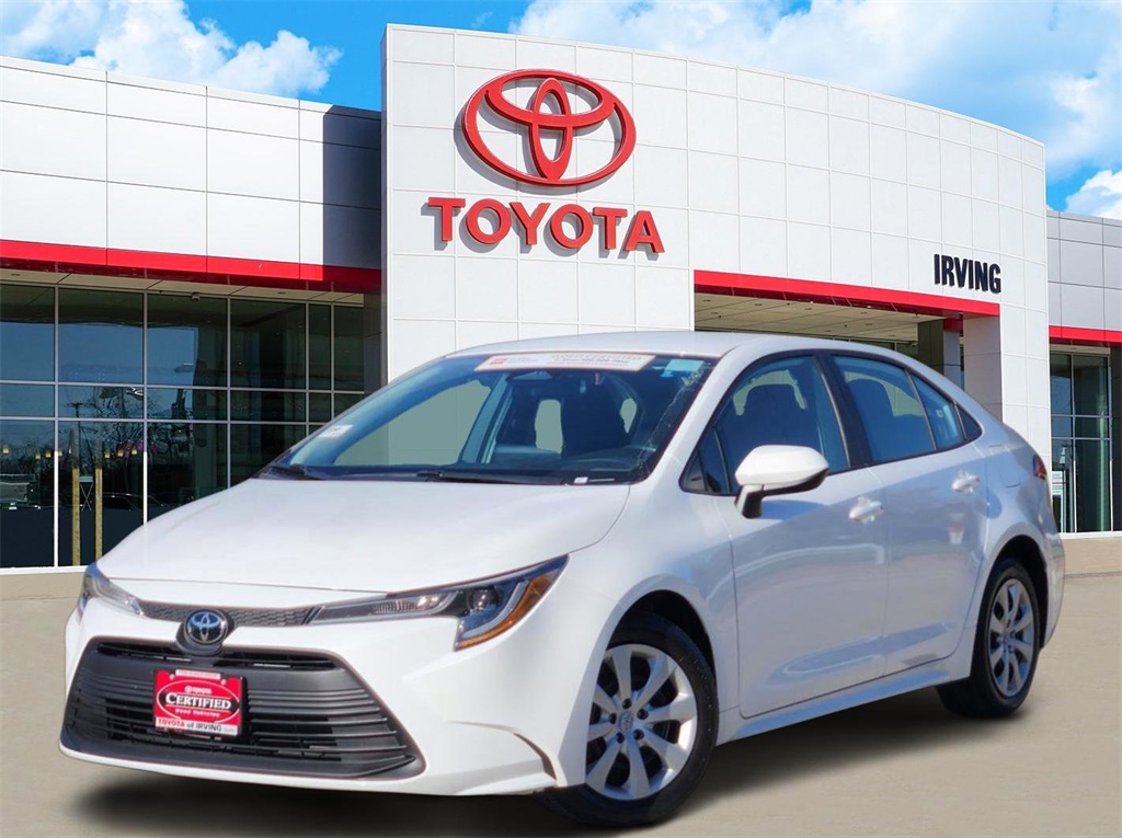 2024 Toyota Corolla LE's photo