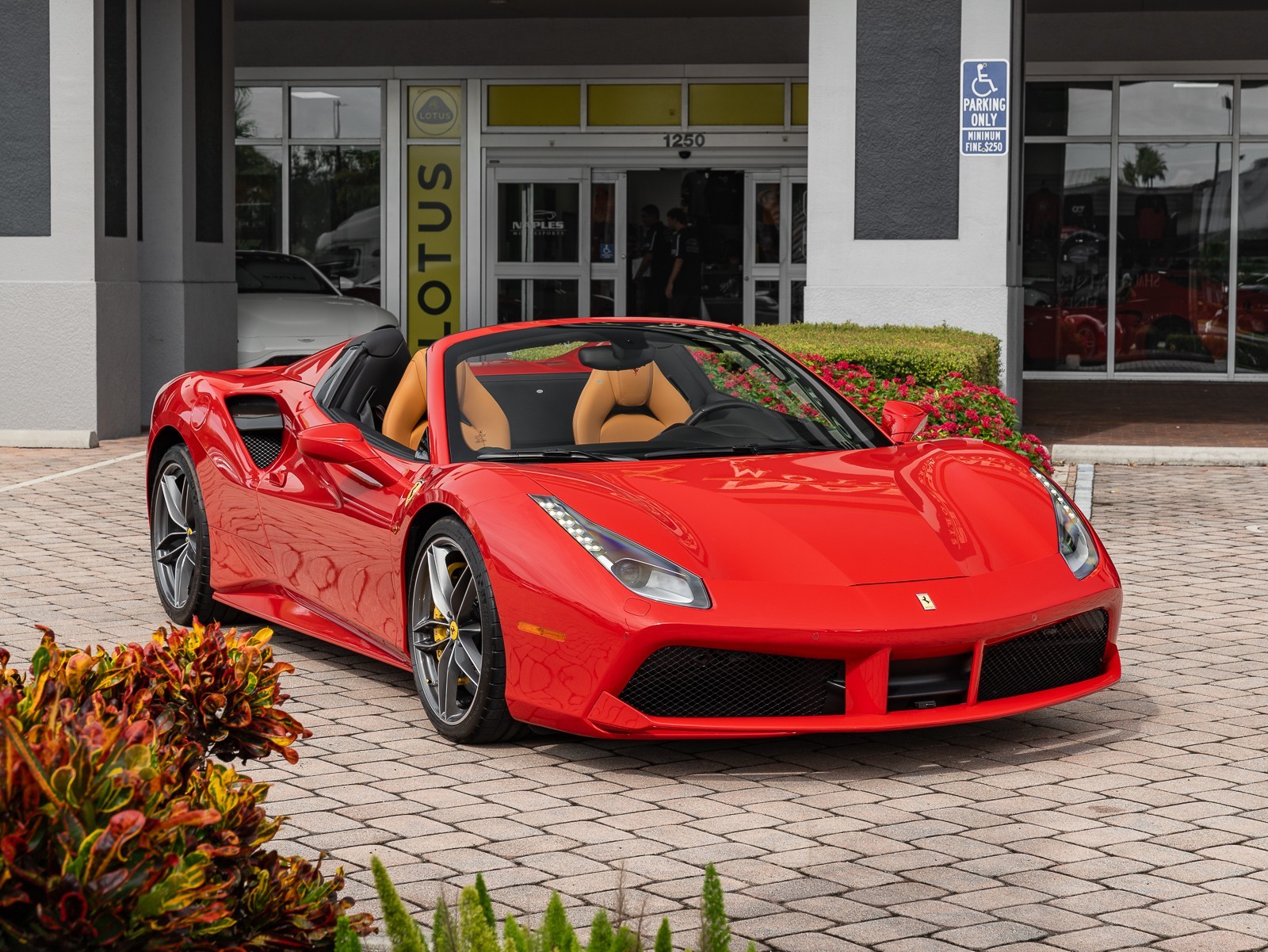 2019 Ferrari 488 Spider photo 11