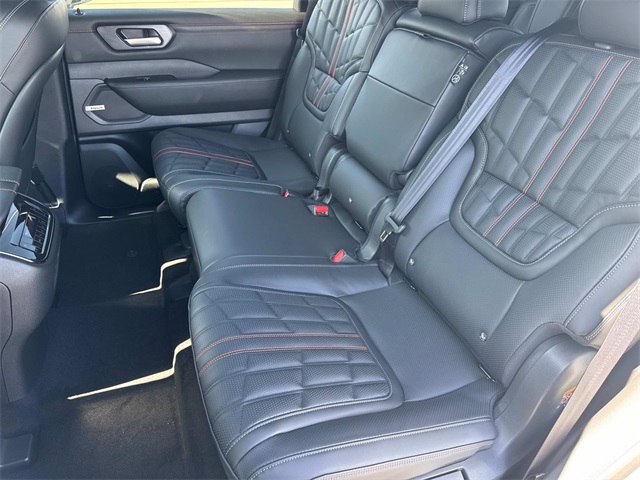 2025 Nissan Armada photo 20