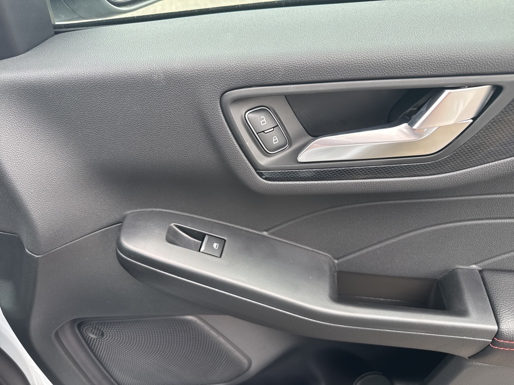 2025 Ford Escape ST-Line photo 20