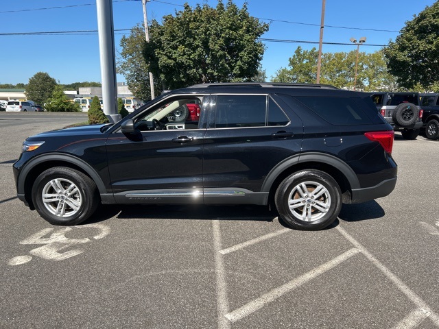 2022 Ford Explorer XLT photo 3