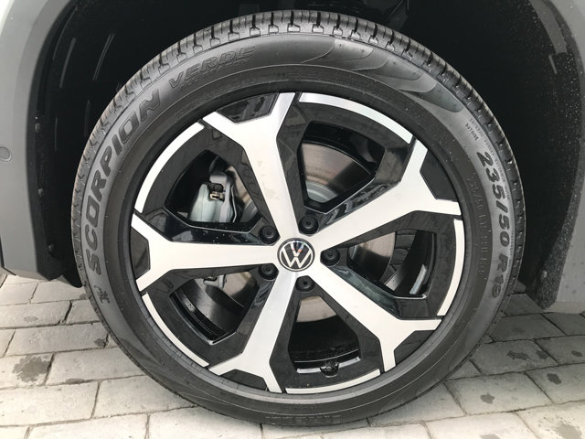 2025 Volkswagen Tiguan SE photo 10