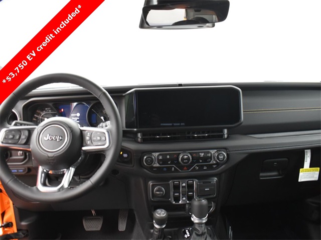 2025 Jeep Wrangler Sahara 4xe photo 6
