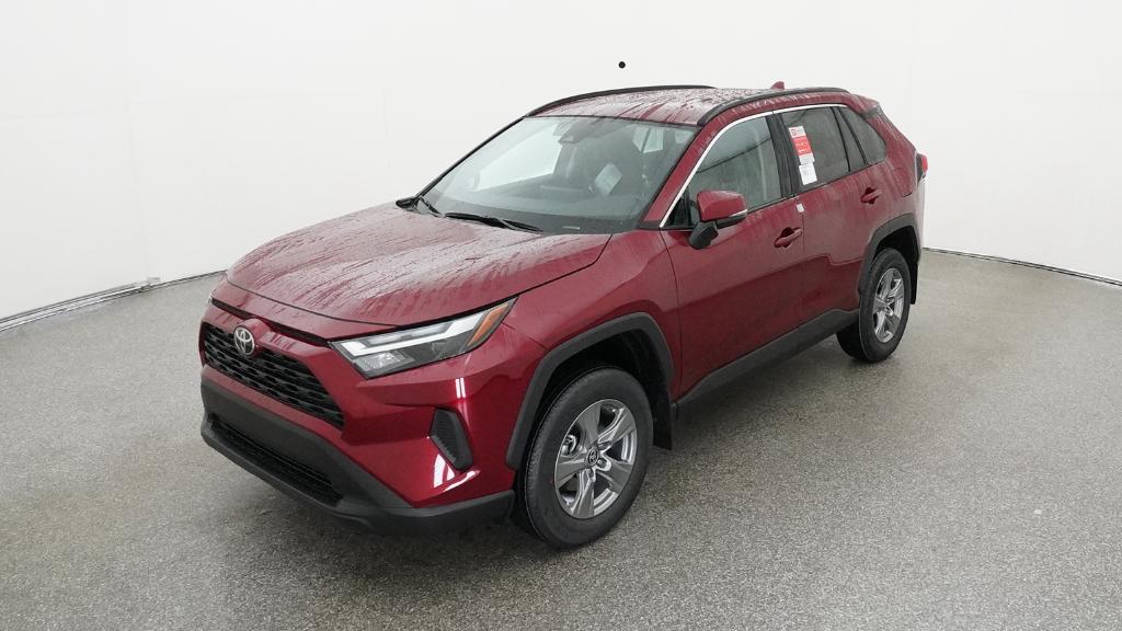 2025 Toyota RAV4 XLE's photo
