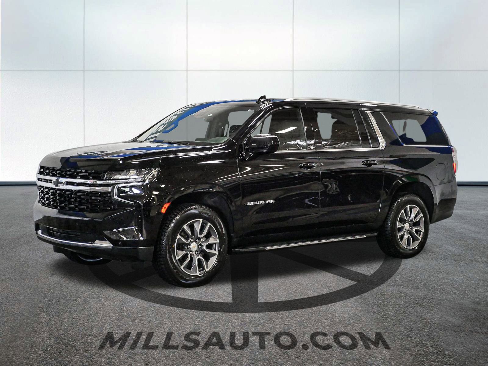 Used 2023 Chevrolet Suburban LS with VIN 1GNSKBKDXPR151097 for sale in Baxter, Minnesota