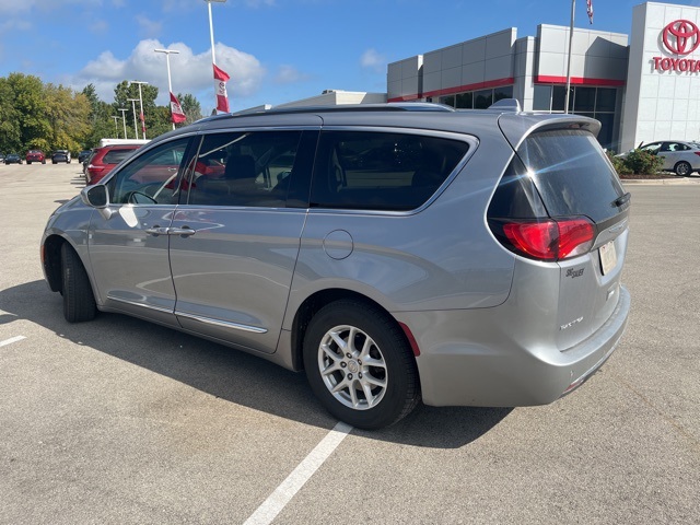 2020 Chrysler Pacifica Touring L photo 12