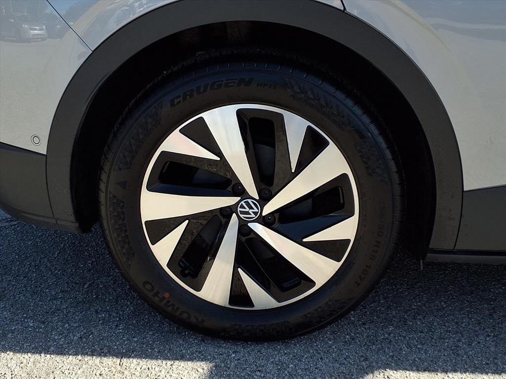 2023 Volkswagen ID.4 Pro photo 3