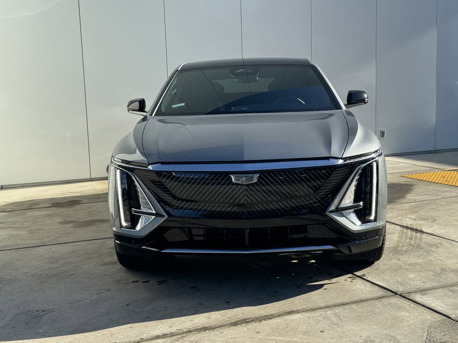 2025 Cadillac Lyriq Luxury photo 3