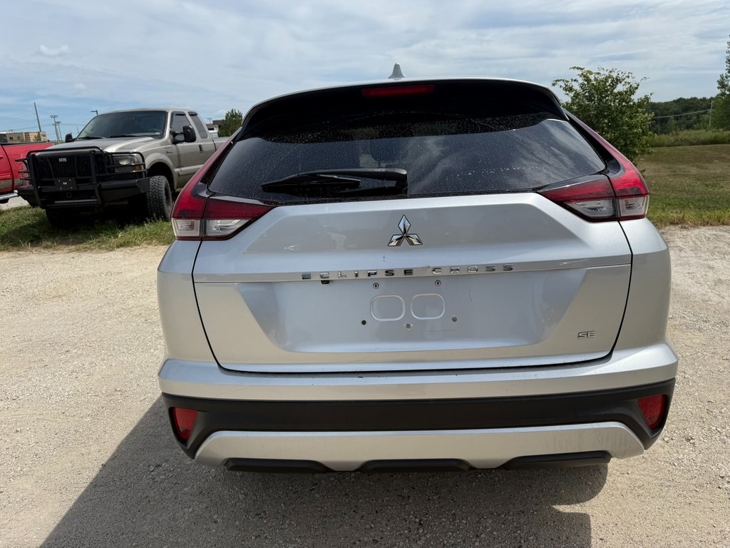 2022 Mitsubishi Eclipse Cross SE photo 6