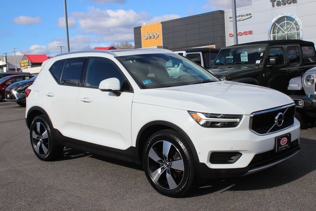 2019 Volvo XC40 Momentum