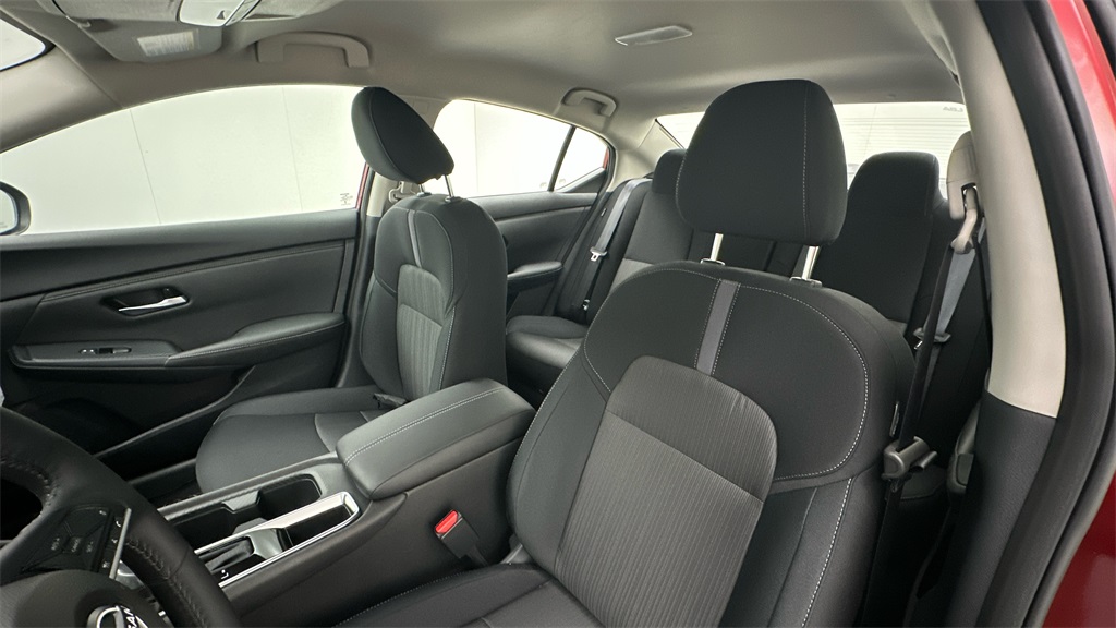 2025 Nissan Sentra SV photo 9