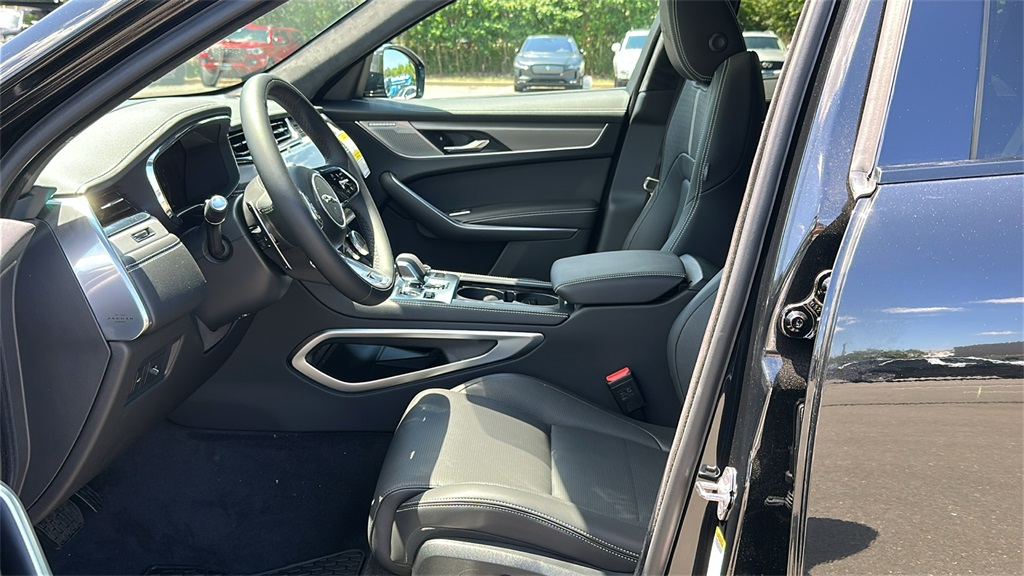 2026 Jaguar F-PACE P400 R-Dynamic S photo 10