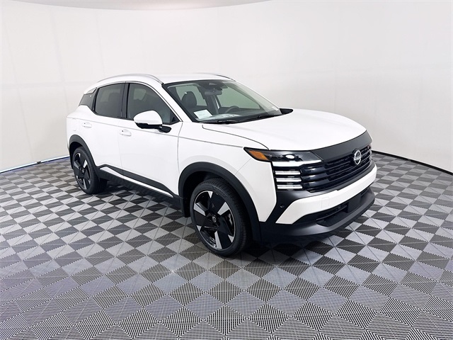 2025 Nissan Kicks SR AWD's photo