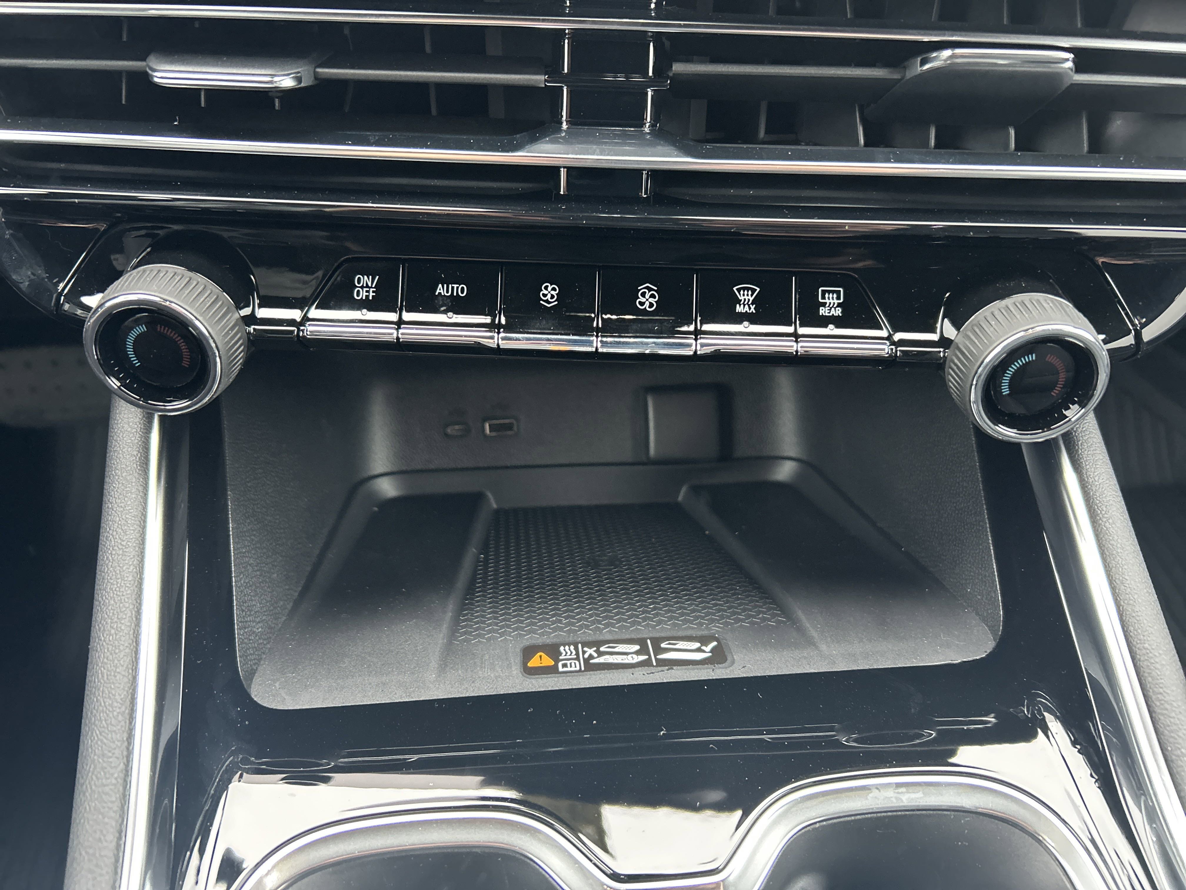 2026 Chevrolet Traverse Z71 photo 3