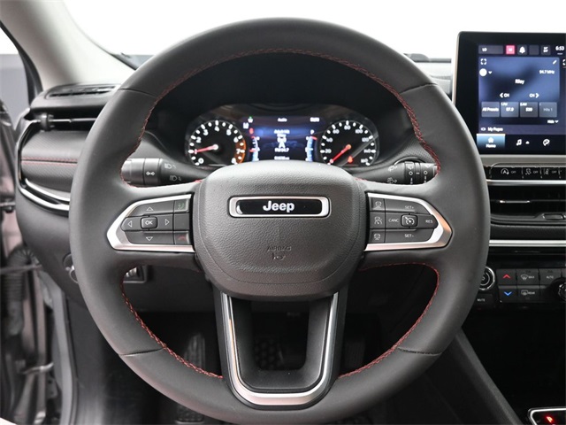 2022 Jeep Compass Trailhawk photo 2