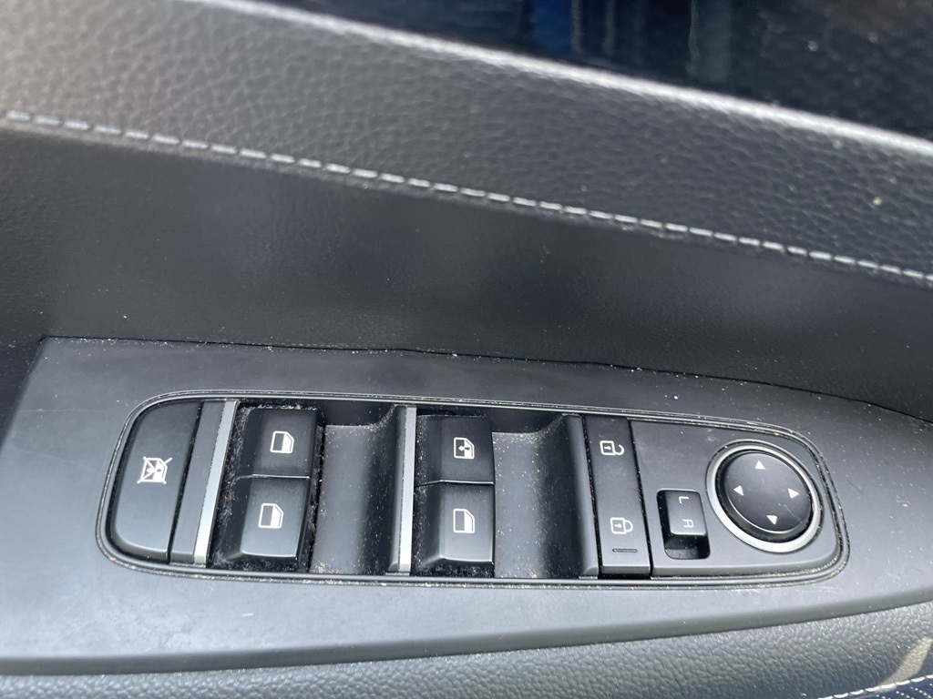 2022 Kia Forte GT-Line photo 9