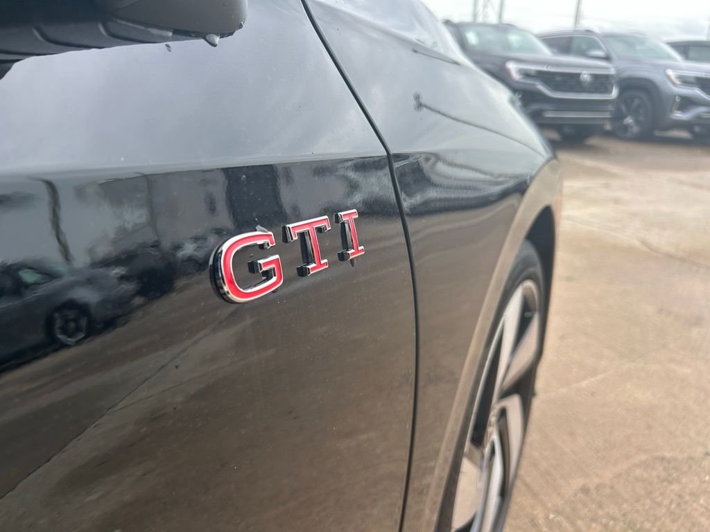 2025 Volkswagen Golf GTI S photo 22