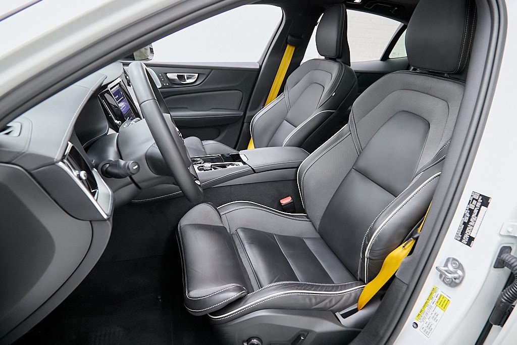 2023 VOLVO S60 - Image 16