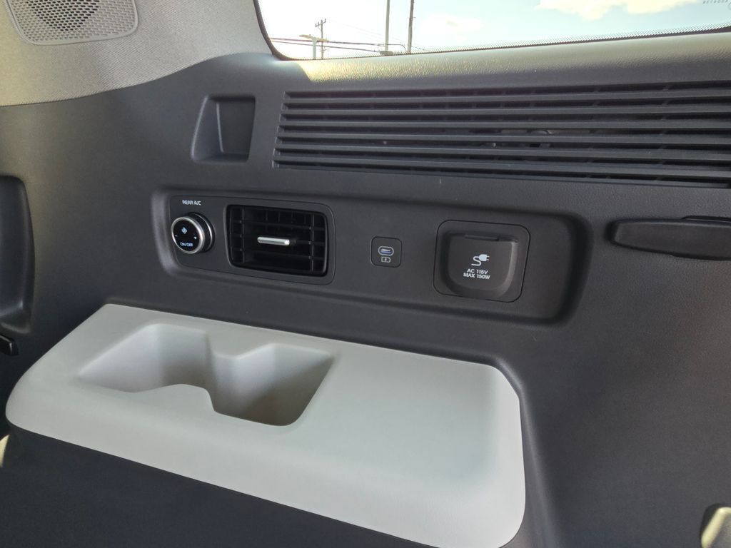 2024 Hyundai Santa Fe Limited photo 18
