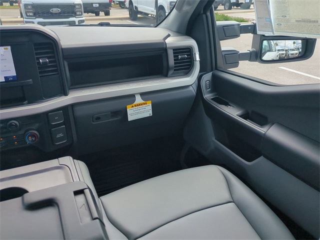2026 Ford F-350 XL photo 17