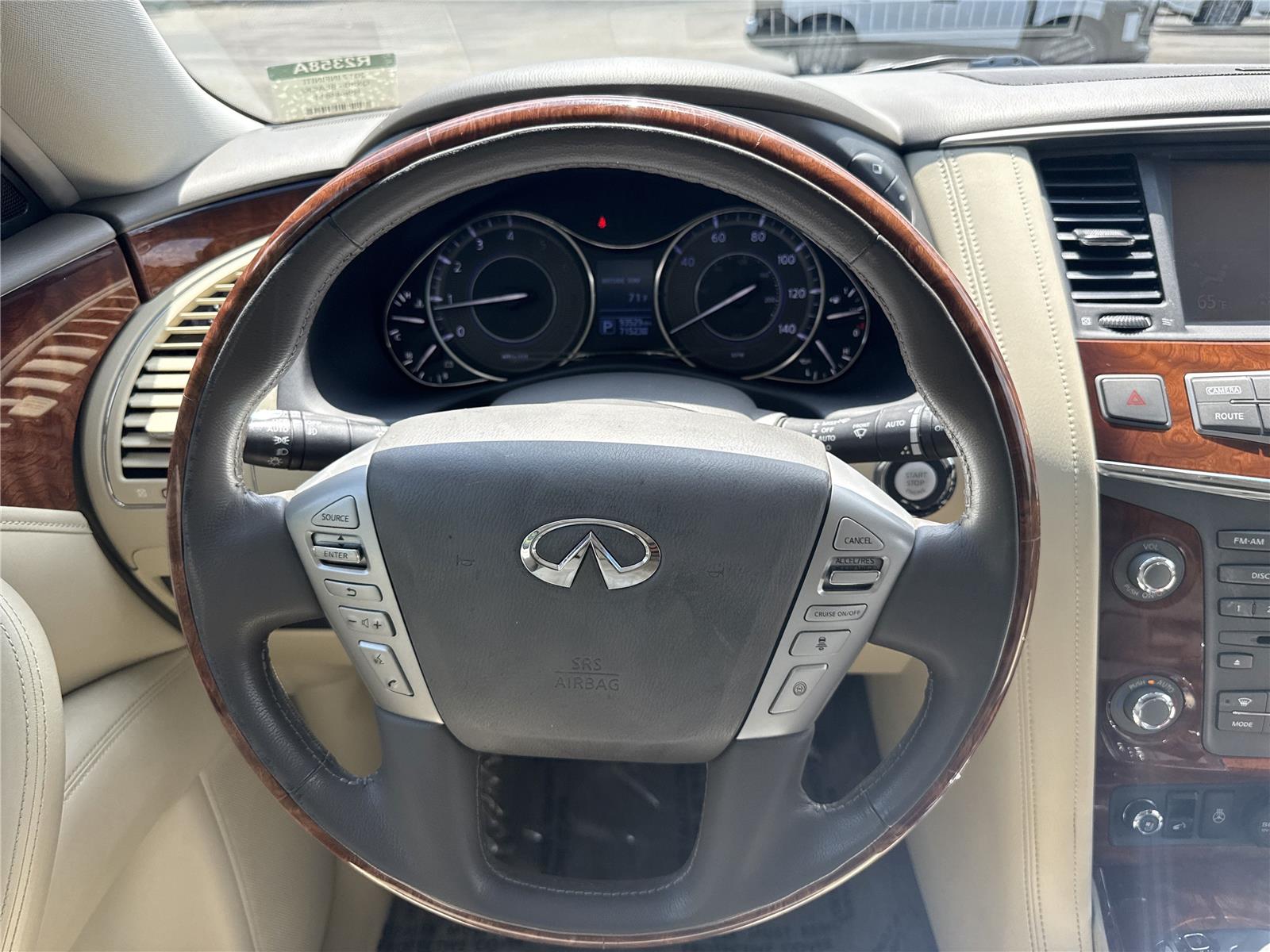 2017 Infiniti QX80 photo 10
