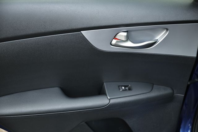 2022 Kia Forte LXS photo 23