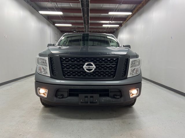 2017 Nissan Titan S photo 2