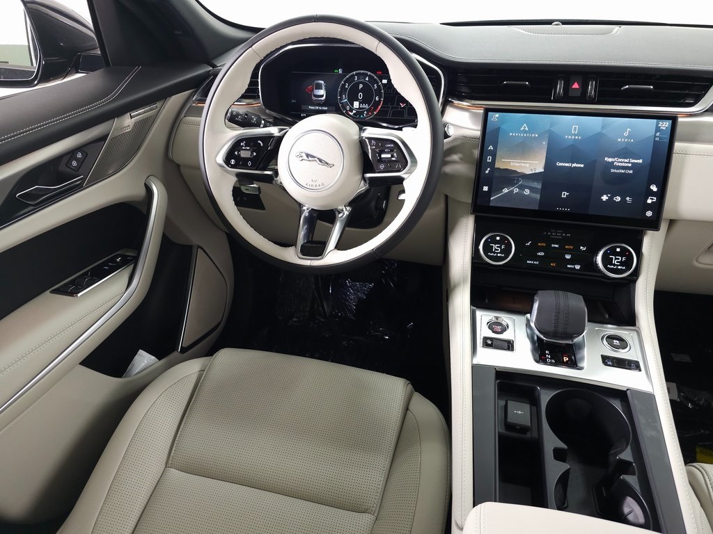 2026 JAGUAR F-PACE - Image 16