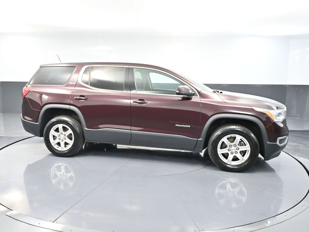 2017 Gmc Acadia SLE photo 2
