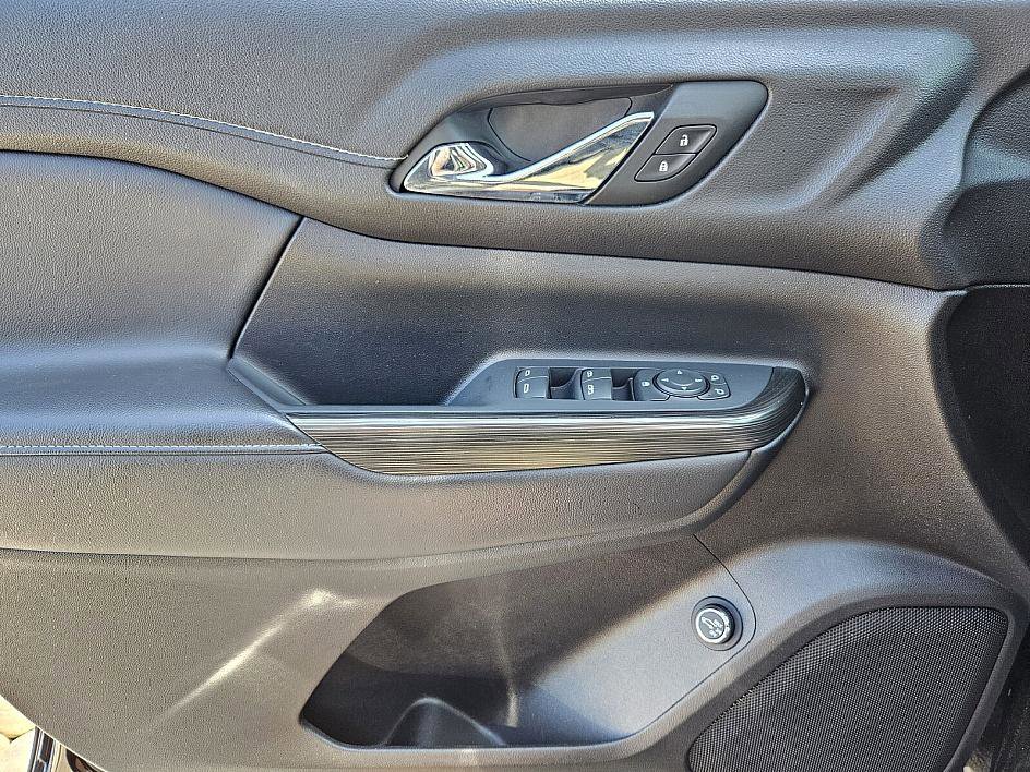 2023 Gmc Acadia SLT photo 25