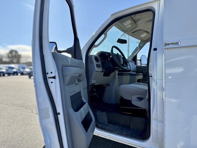 2025 Ford E-350 Base photo 12