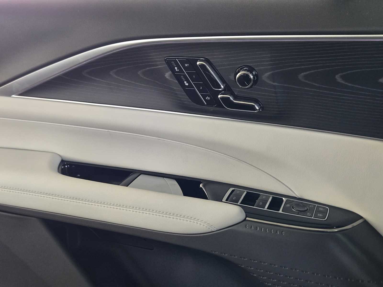 2025 Cadillac Lyriq Luxury photo 15