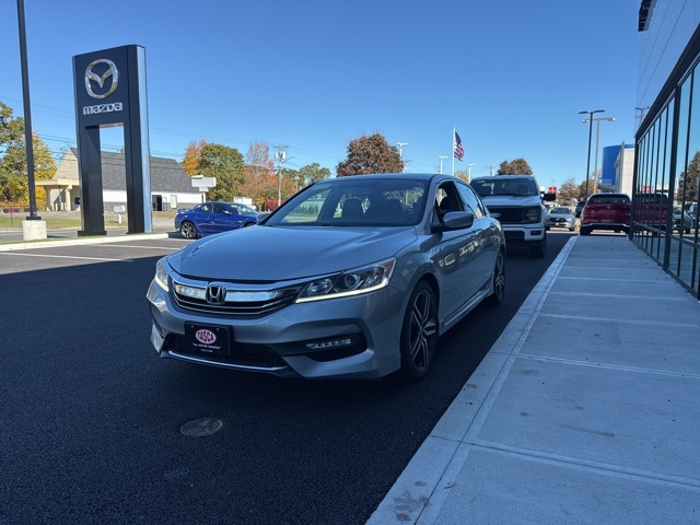 2016 Honda Accord Sport photo 4