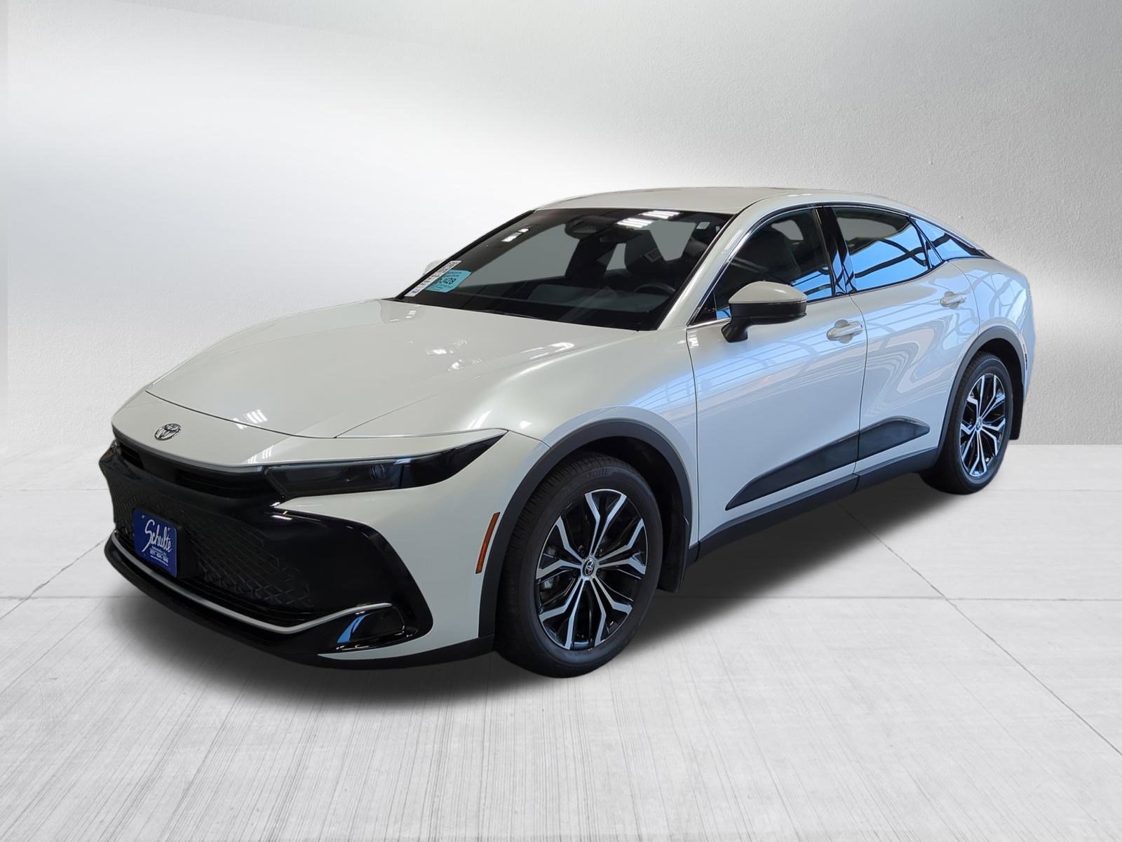 2024 Toyota Crown XLE photo 3