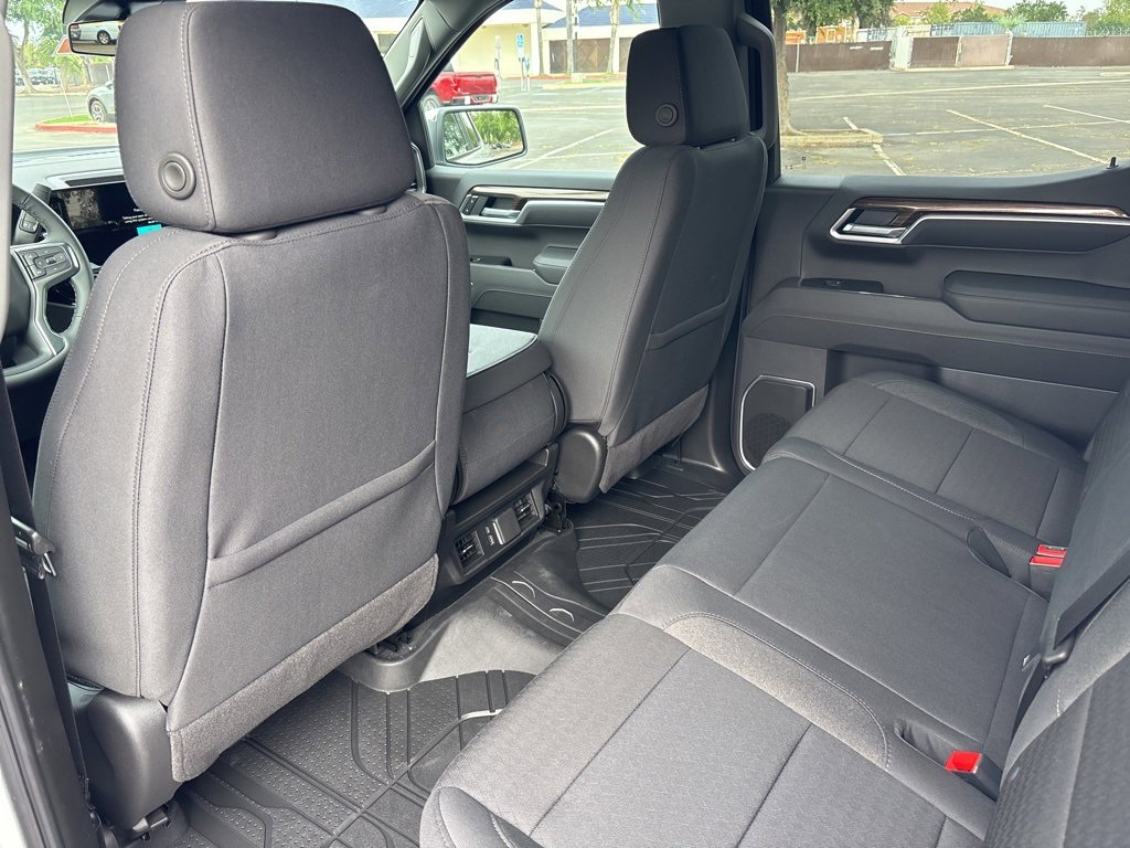 2025 Chevrolet Silverado 1500 LT photo 17