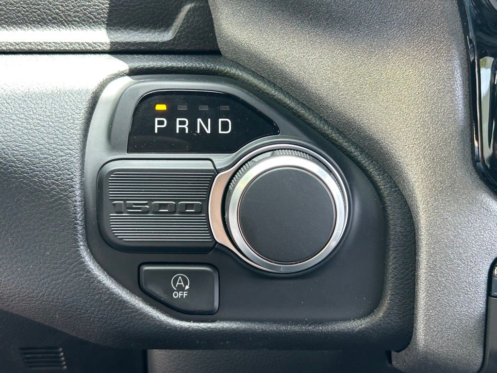 2025 Ram 1500 Tradesman photo 11