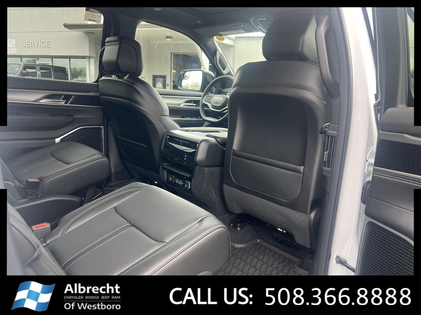 2025 Jeep Wagoneer Series II Overland photo 16