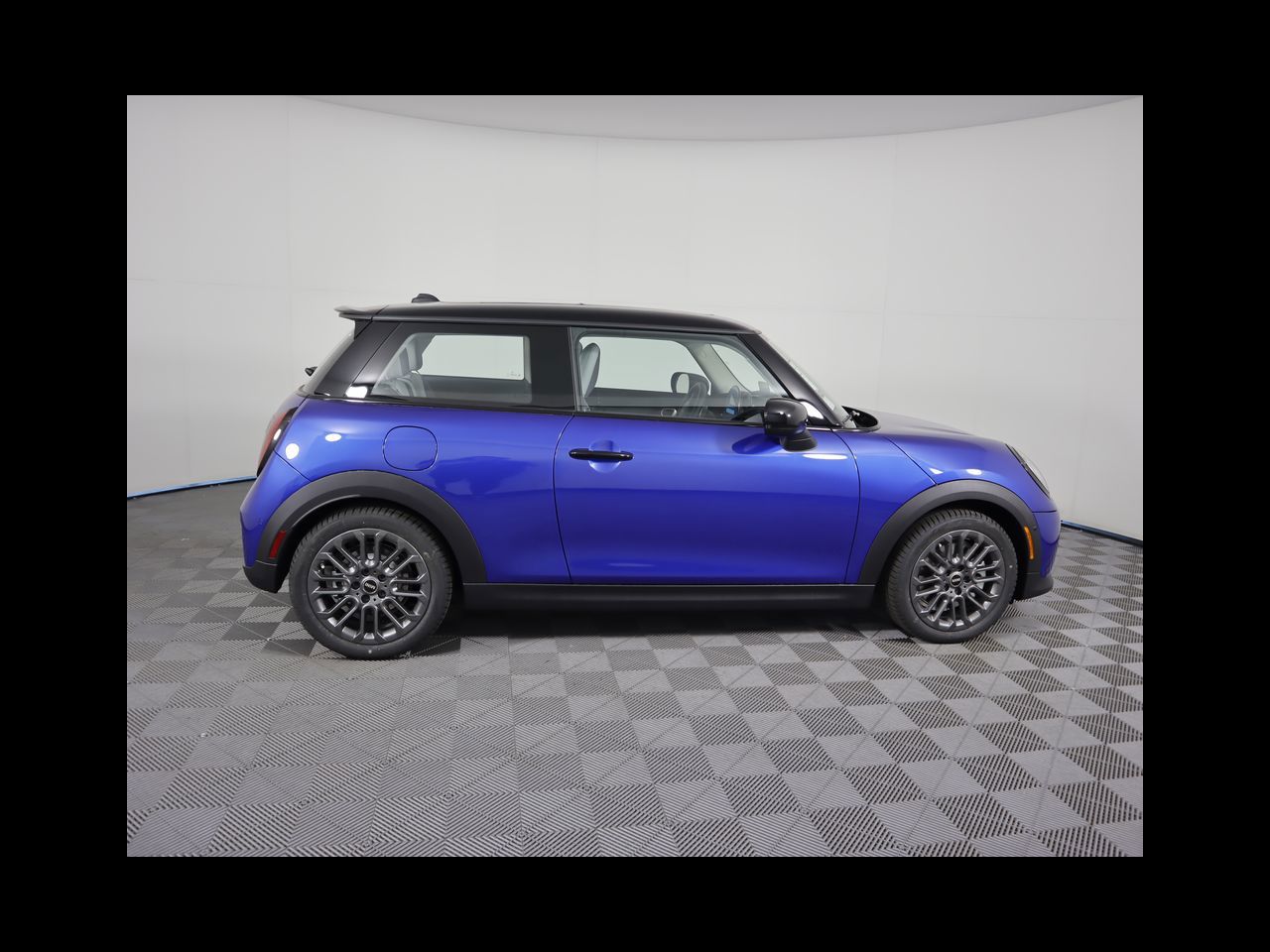 2025 Mini Cooper 2 Door Hardtop Signature photo 4