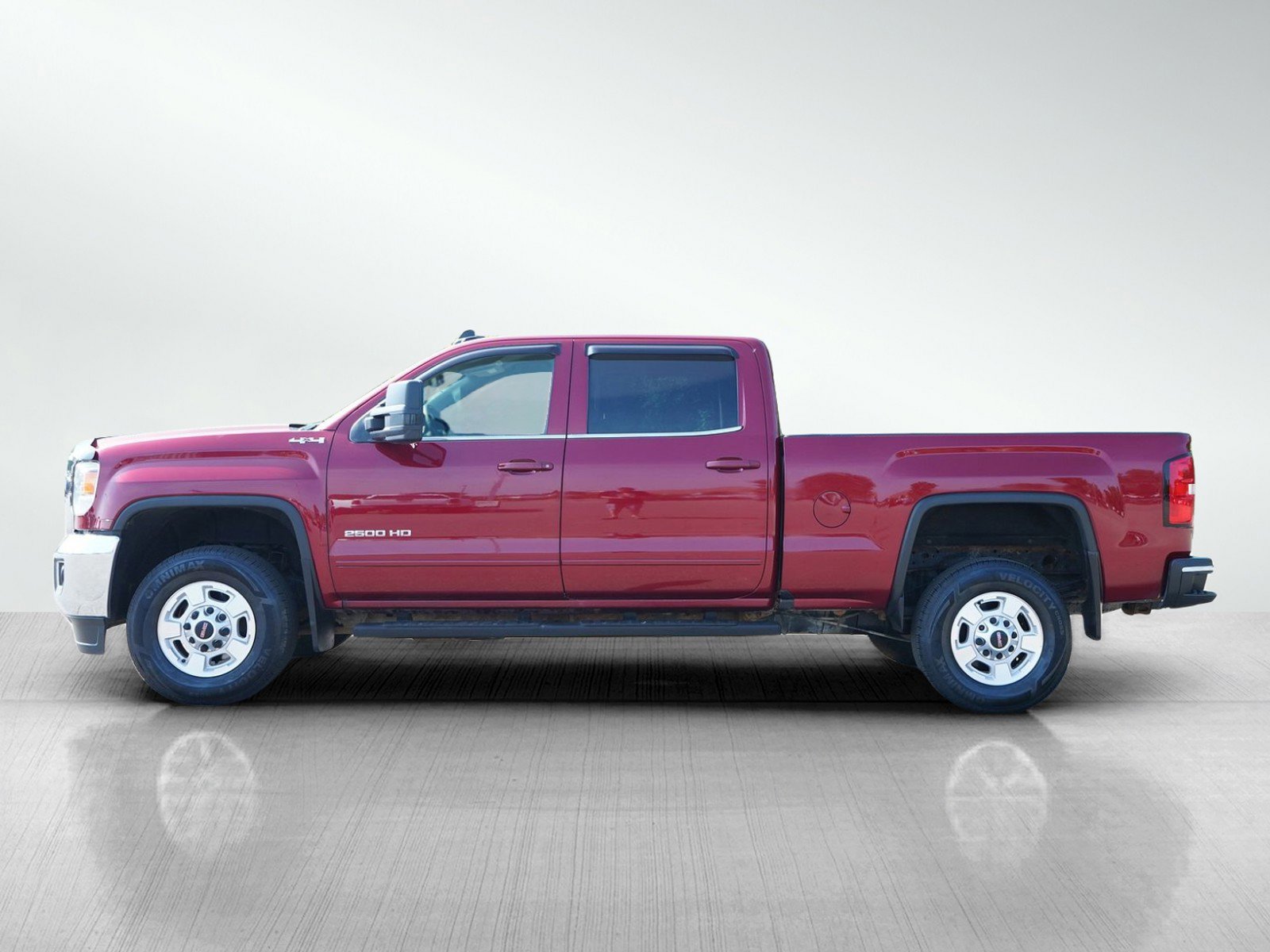 Used 2018 GMC Sierra 2500HD SLE with VIN 1GT12SEG4JF172398 for sale in Wayzata, Minnesota