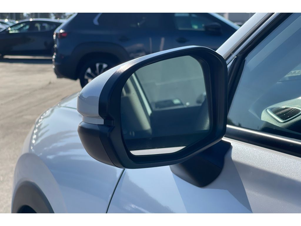 2025 Honda HR-V LX photo 17