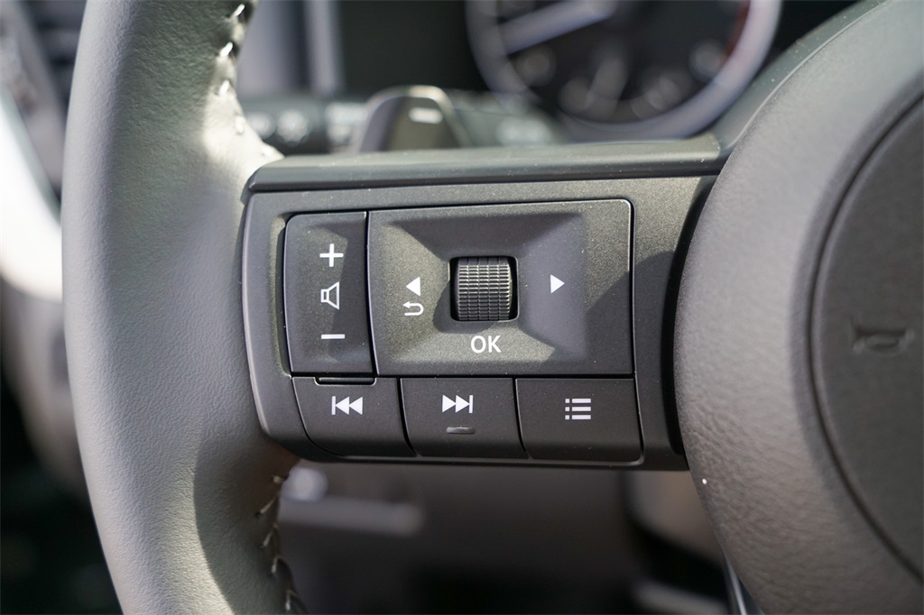 2024 Nissan Rogue SV photo 17