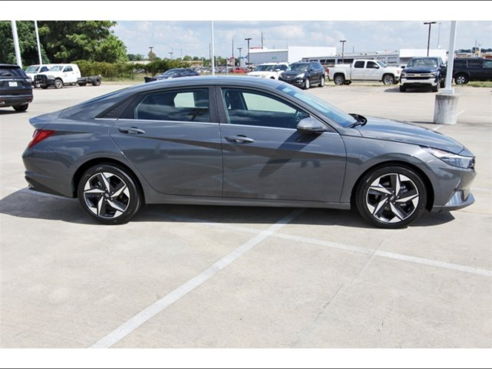 2023 Hyundai Elantra Limited - 6