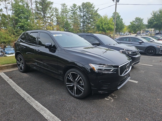 2020 Volvo XC60 T5 R-Design photo 2