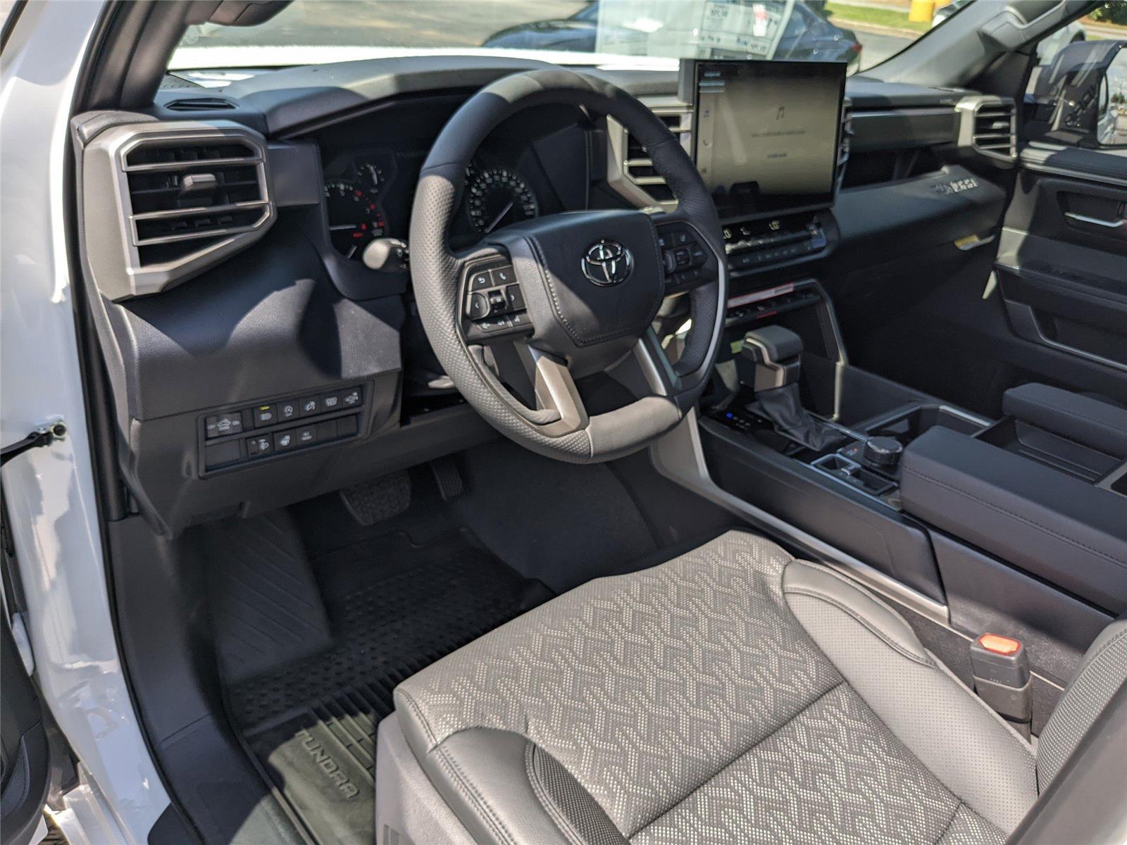 2025 Toyota Tundra SR5 CrewMax photo 11